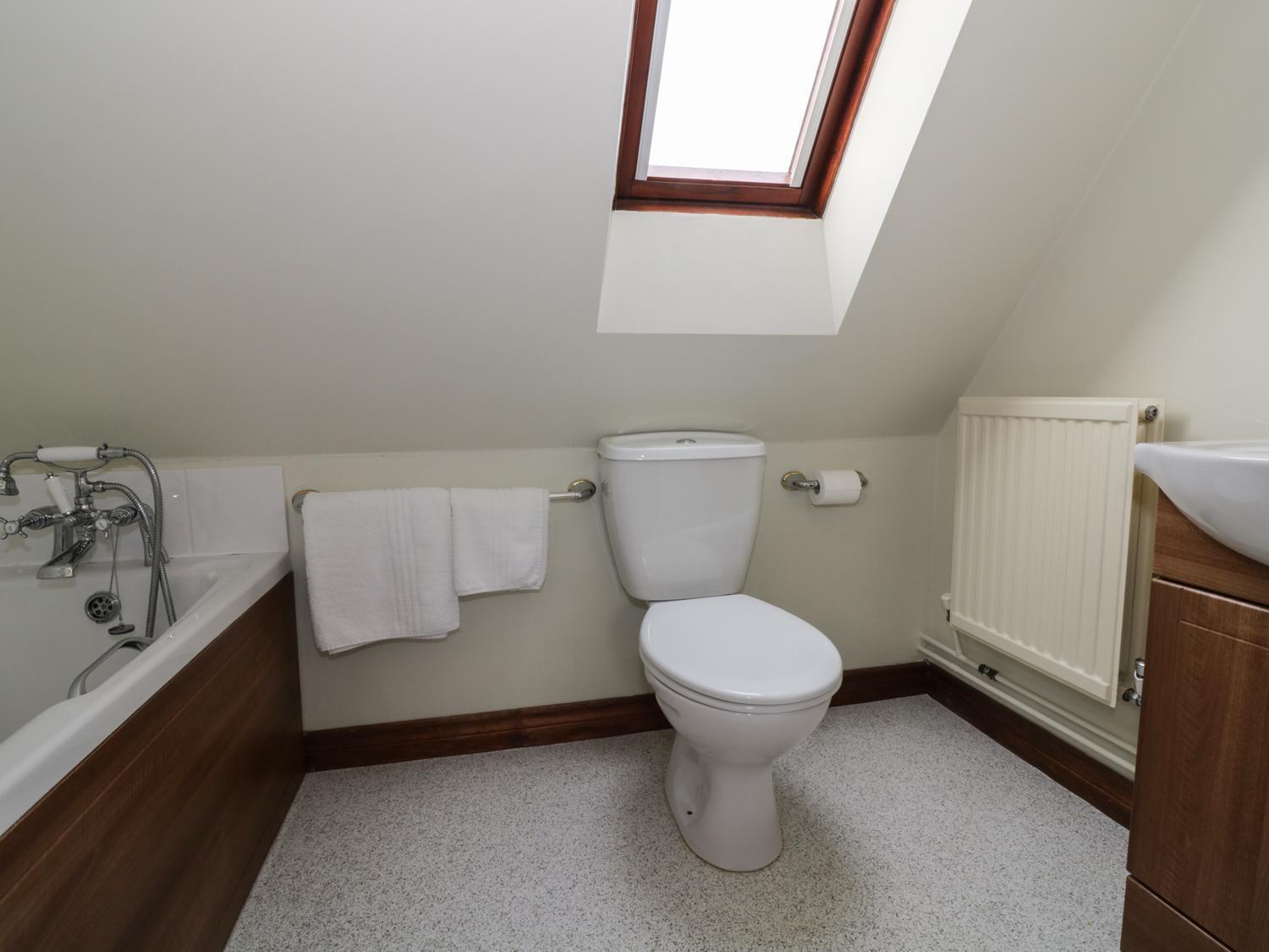 The Lodge Off High Street Hadleigh  외부 사진
