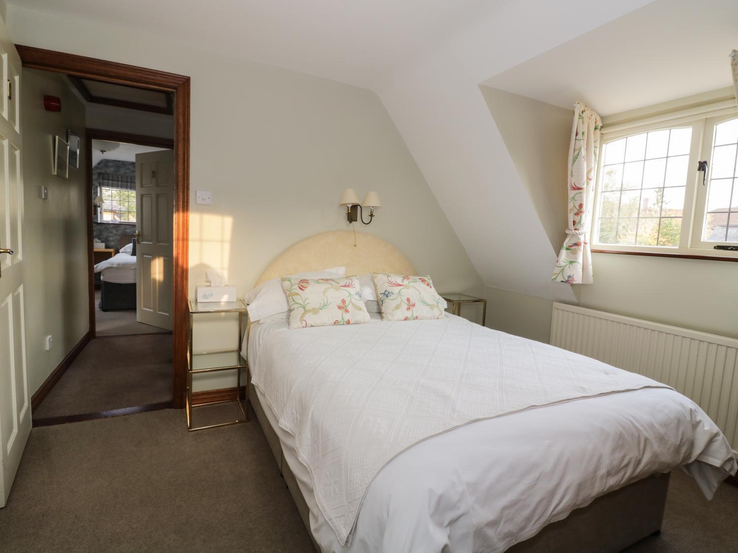 The Lodge Off High Street Hadleigh  외부 사진