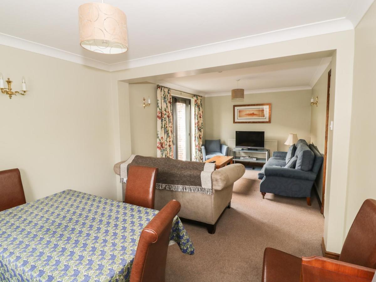 The Lodge Off High Street Hadleigh  외부 사진